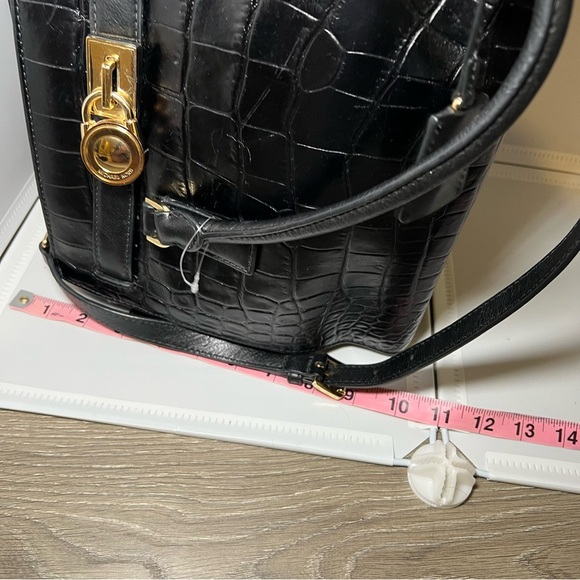 Michael Kors Hamilton leather crossbody bag Black Crocodile Leather Suede - Picture 6 of 12